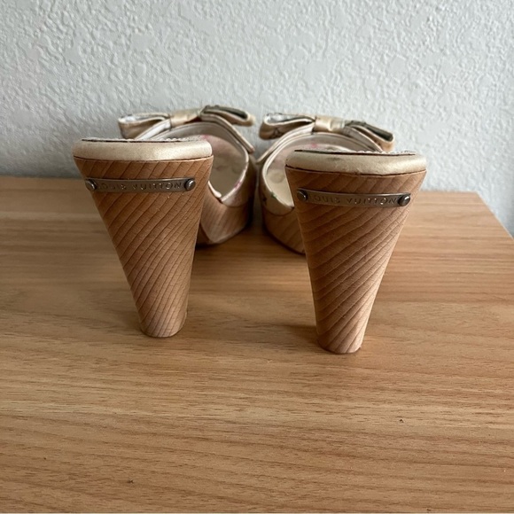 LOUIS VUITTON sz 38 8 White Multicolor Satin Wooden Heels Murakami - Picture 8 of 14